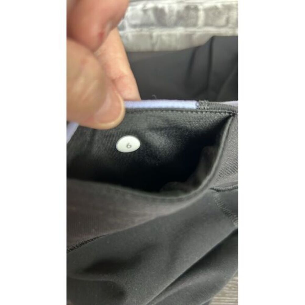 Lululemon - Picture 7 of 7